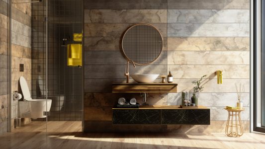 Luxury Bathroom Interior With Shower, Toilet, Mirror And Yellow Towels. 3 ispirazioni per il tuo bagno